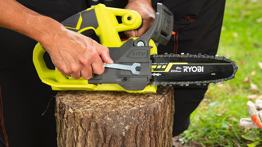 RYOBI - Tronçonneuse compacte 18V - guide 20 cm - tendeur latéral